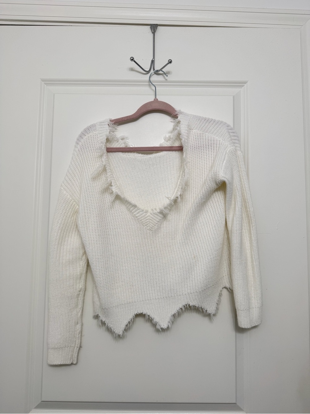 Ivory Frayed V-Neck Knit Sweater - Women